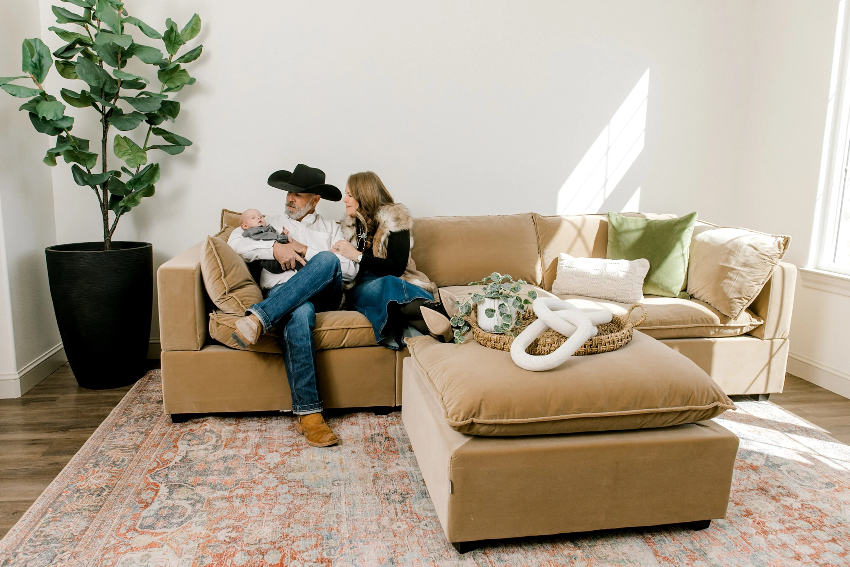 Luna Corner Sectional - Image 26