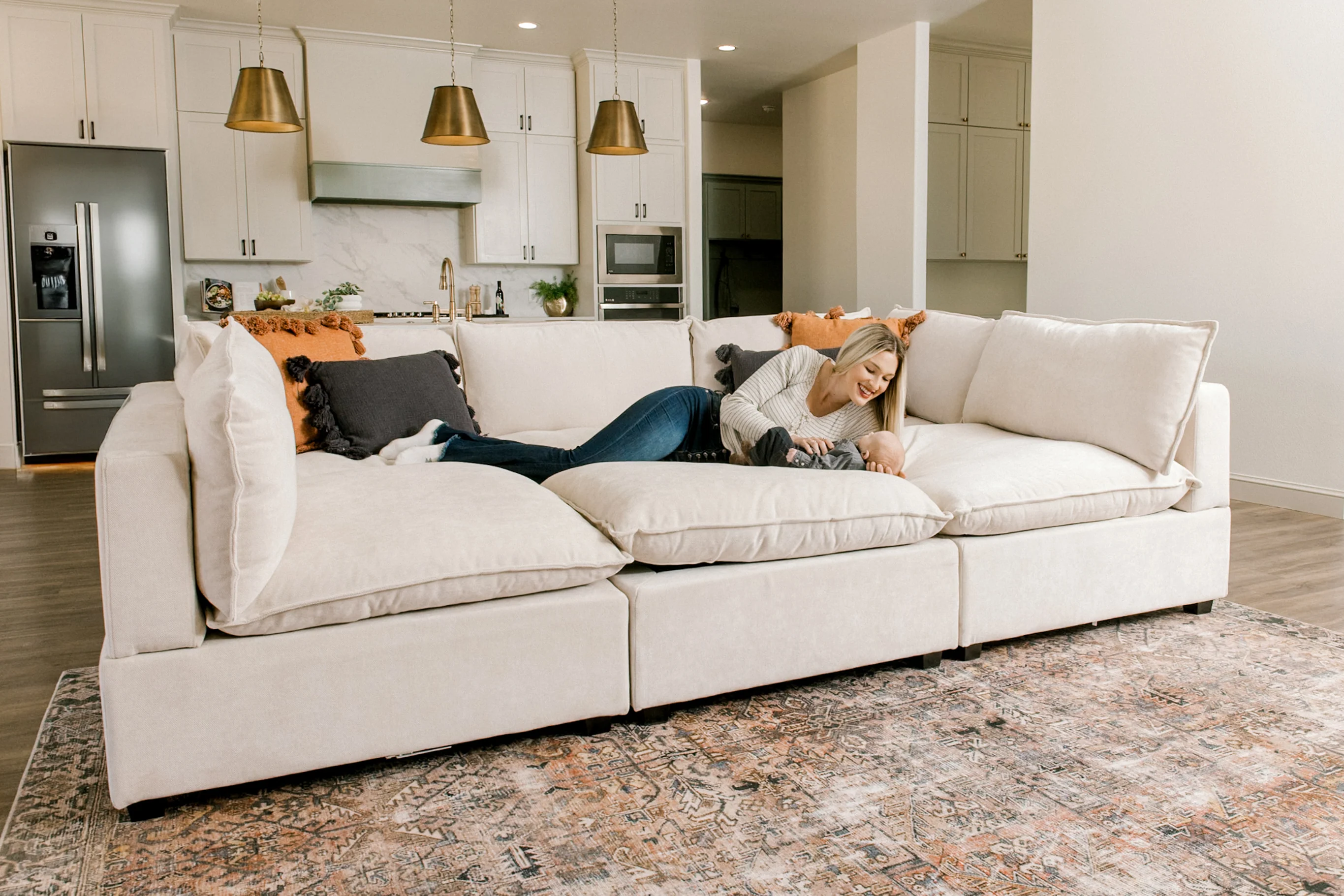 Luna Corner Sectional - Image 20