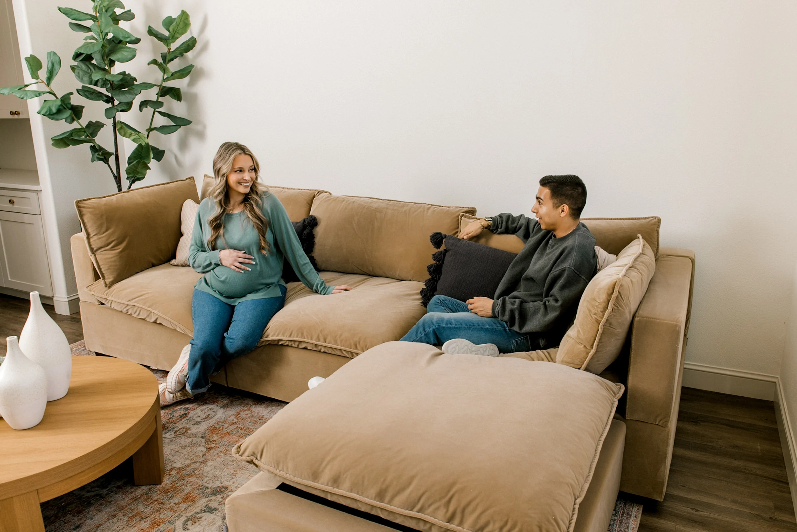 Luna Corner Sectional - Image 19