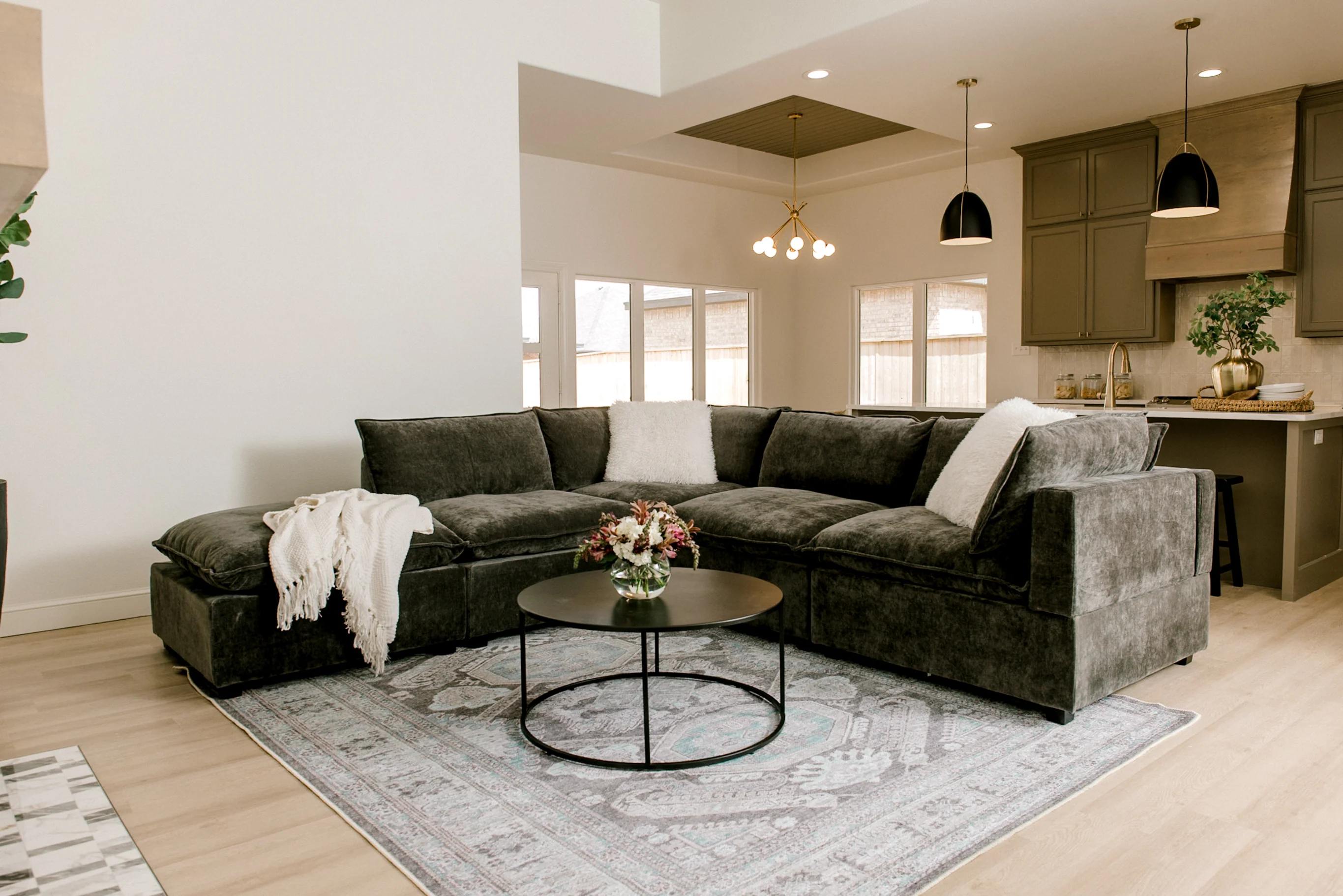 Luna Corner Sectional - Image 18